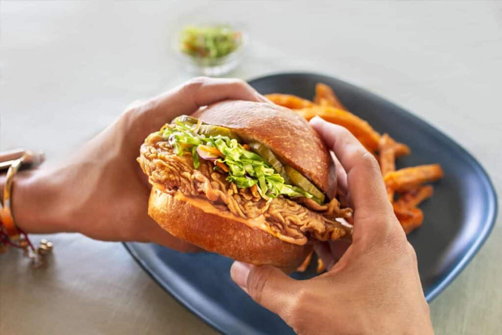 A cultivated chicken sandwich
