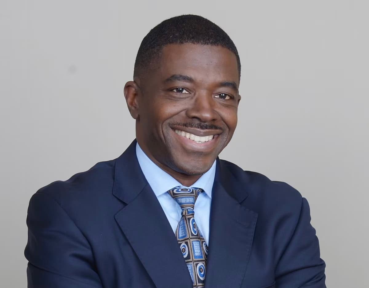Dr. Robert Scott