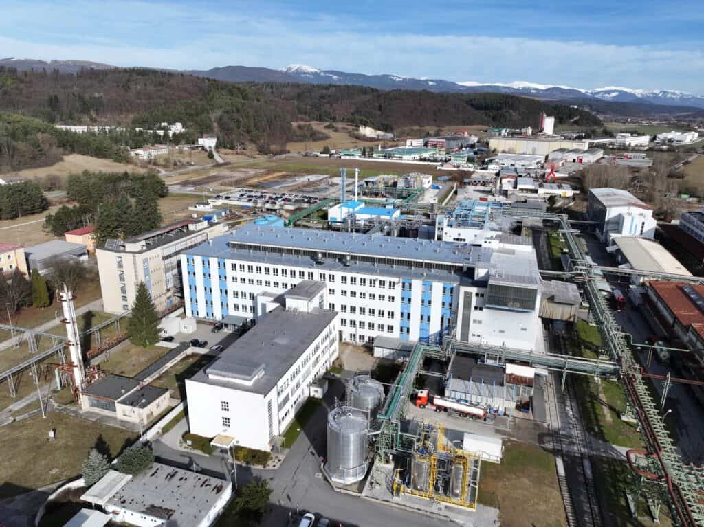 Evonik and AMSilk partner to produce sustainable silk proteins at industrial scale