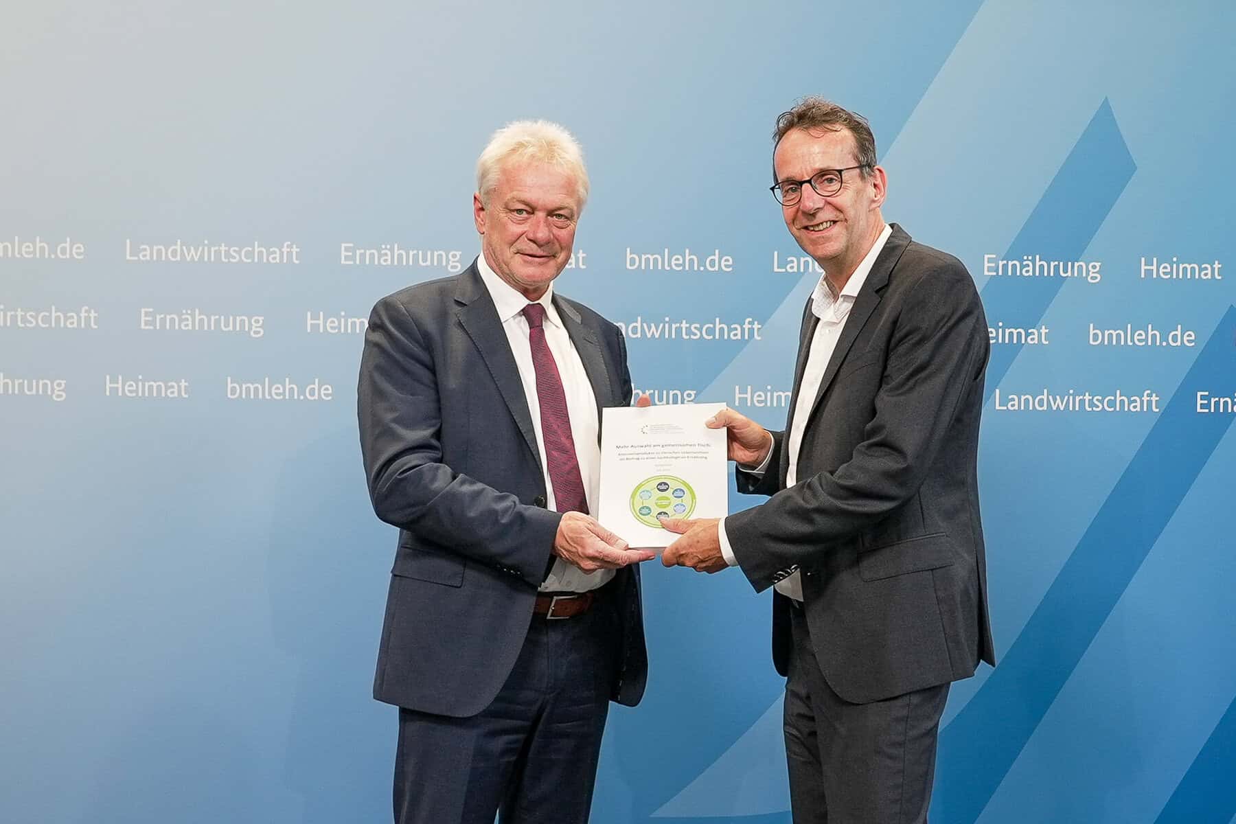 Wbae übergabe bm rainer spiller bei bmleh