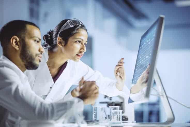 UKRI 270722 ScientistInLab Getty1096502340 735x490 1
