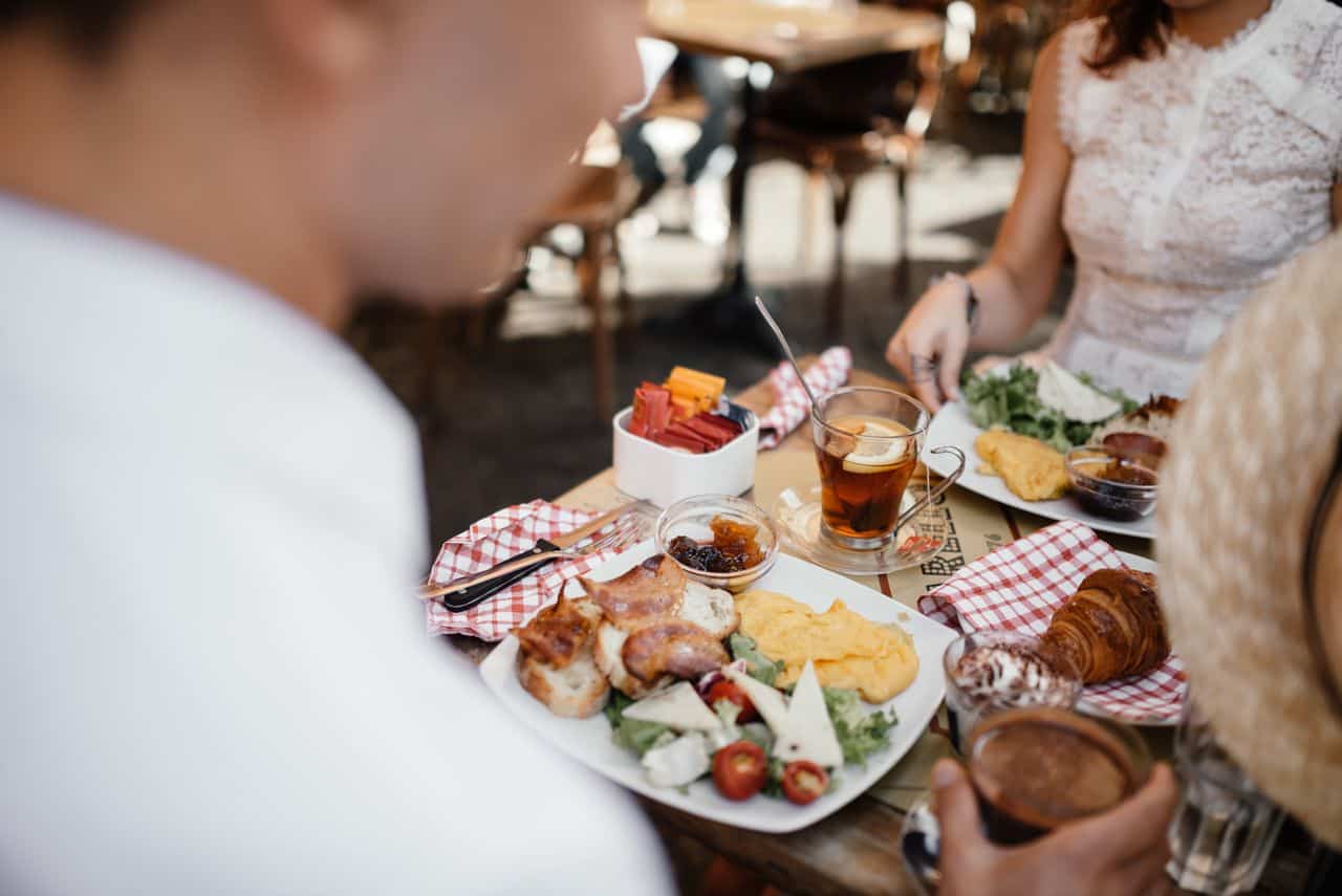 GFI Data Show Plant-Based Dairy Outperforming Meat Analogs in US Foodservice - vegconomist - the vegan business magazine
